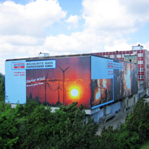 Planen-Gebaeudeplane-Fassade-Guss-Meuselwitz-Konstrukta-Werbetechnik