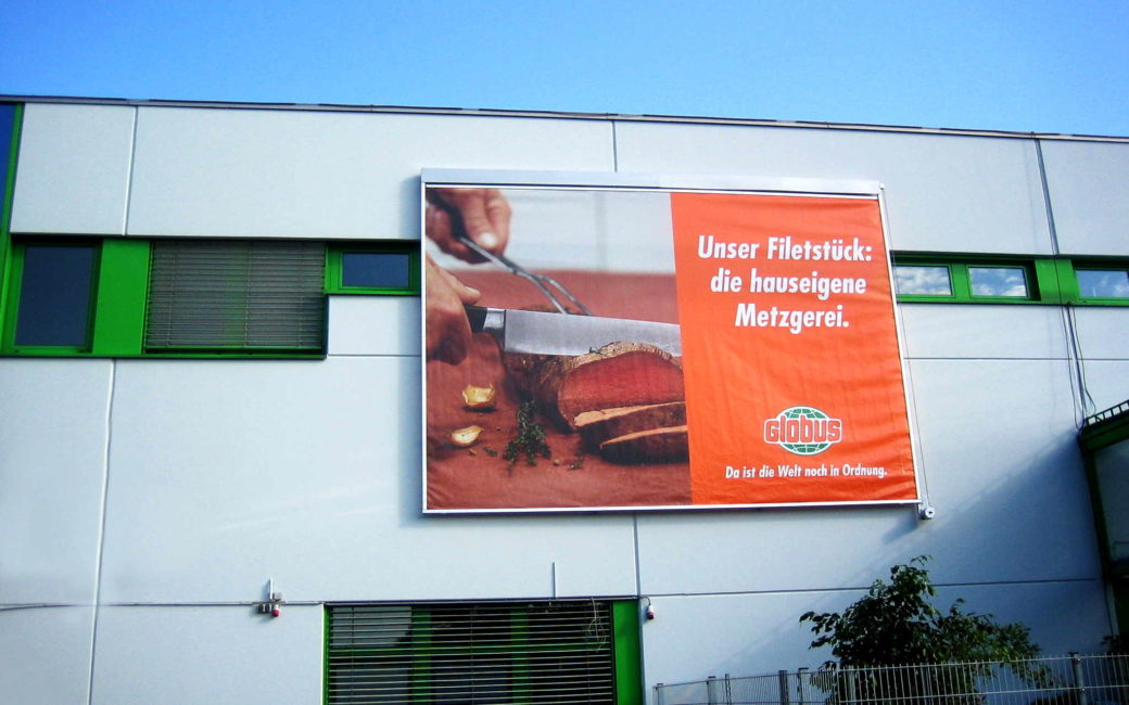 Werbeplane-Big-Print-Globus-Gera-Konstrukta-Werbetechnik