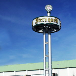Werbeturm-Autobahn-Sternquell-Brauerei-Konstrukta-Werbetechnik