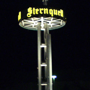 Werbeturm-Beleuchtung-Sternquell-Brauerei-Konstrukta-Werbetechnik