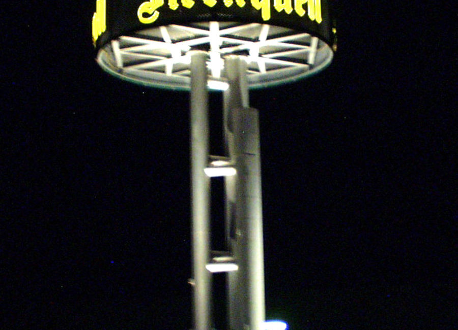Werbeturm-Beleuchtung-Sternquell-Brauerei-Konstrukta-Werbetechnik
